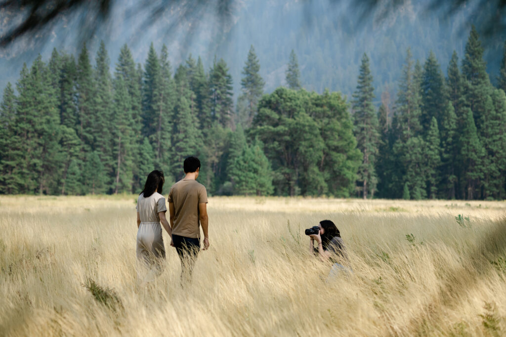 Elisha Braithwaite Photography documenting a couple in Yosemite national park.